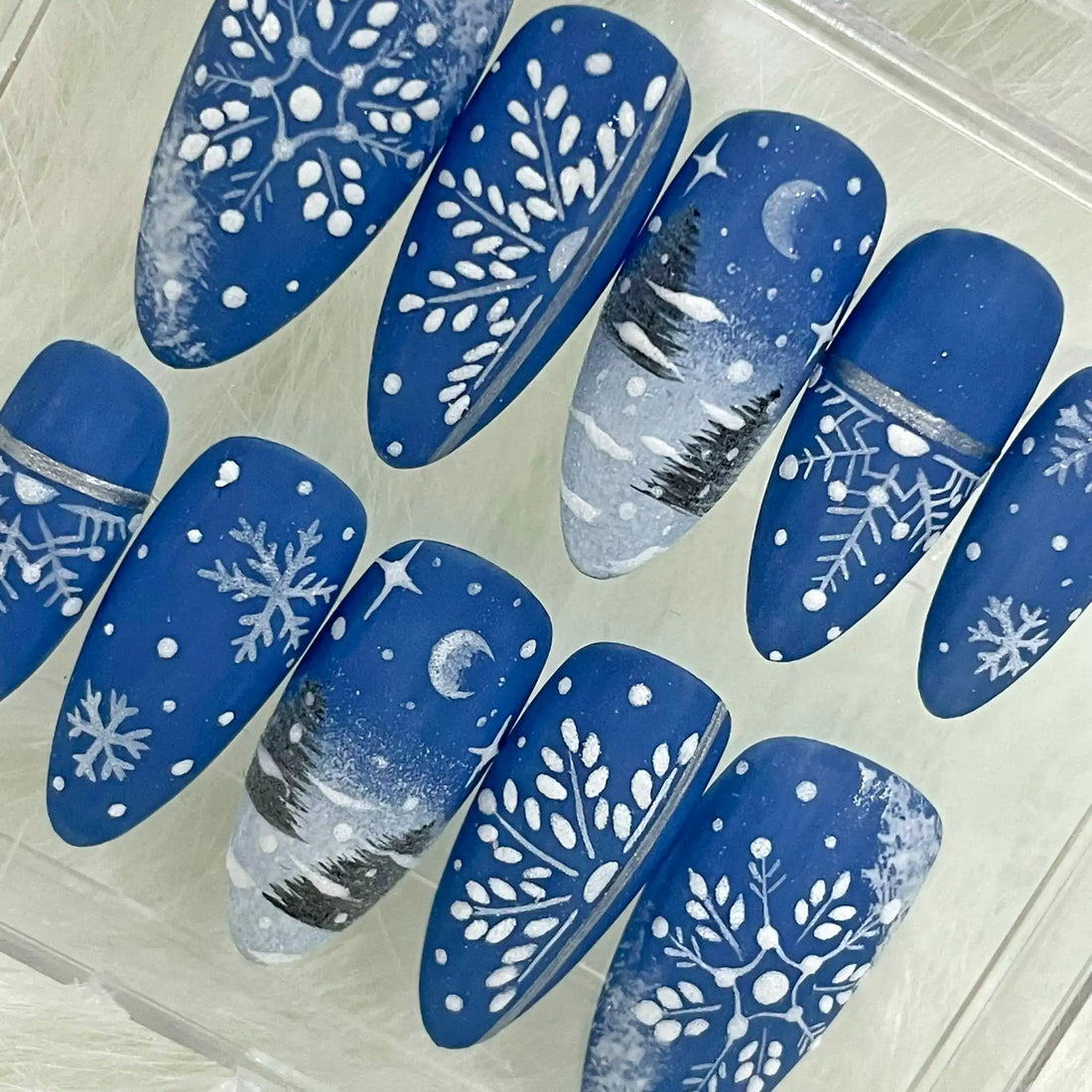 Handmade Winter Christmas Snowflake Blue Snow Festive Press on Nails G94
