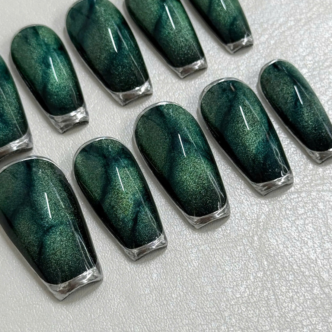 Emerald Witch | Handmade Dark Cat Eye Silver Chrome Press-On Nails