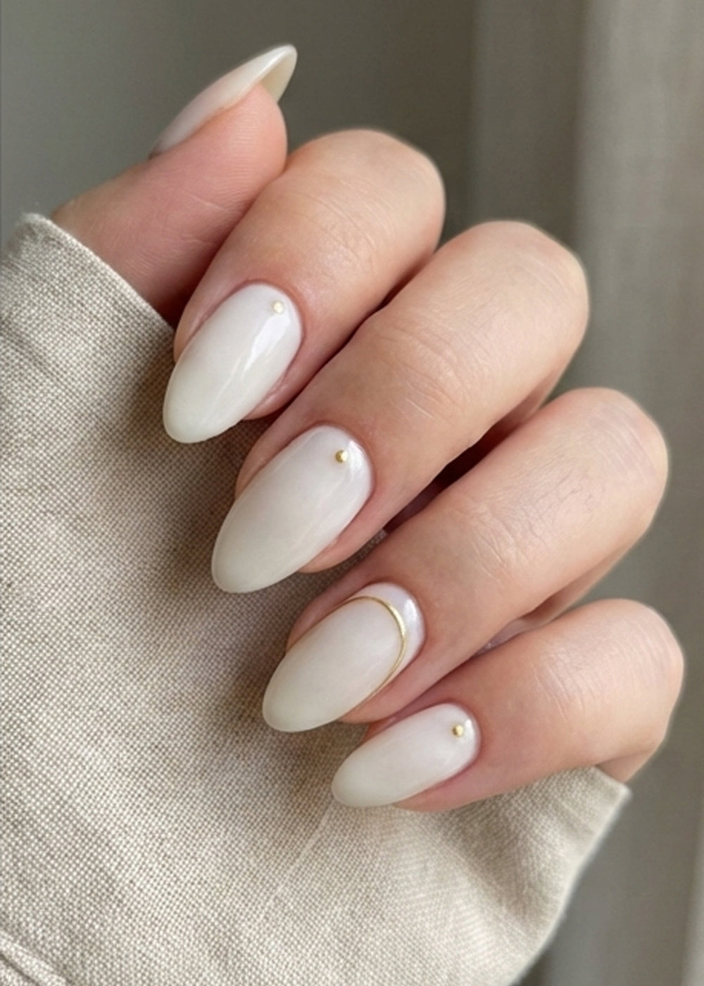 Pure Harmony | Handmade Minimalist Milky White Pearl Gold Line Press-On Nails (Copy)