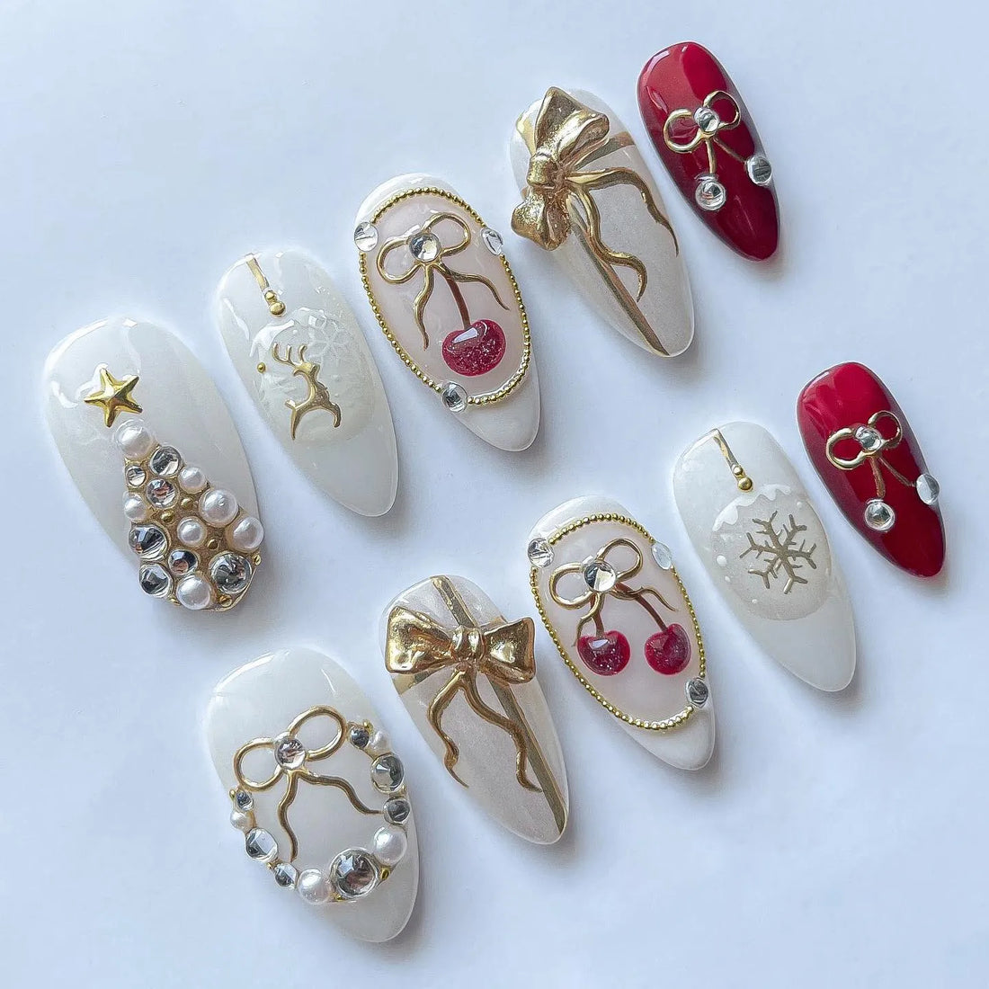 Golden Noel | Handmade White Gold Christmas Pearl Tree Wreath Press-On Nails