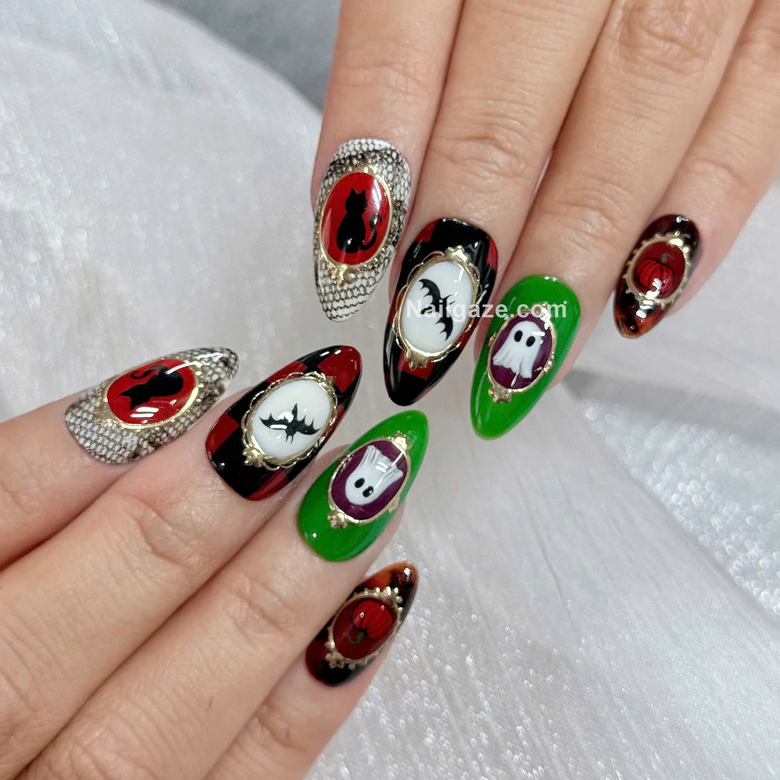 Gothic Portrait | Handmade 3D Vintage Framed Black Cat Bat Press-On Nails