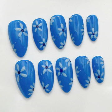 Blue Daisy | Handmade Simple Spring Floral Gel Press-On Nails