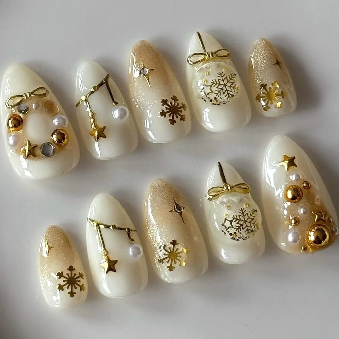 Golden Snowflake | Handmade Christmas Pearl Gel Press-On Nails